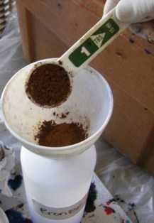 Add one tablespoon of dye for every 16 oz of water.