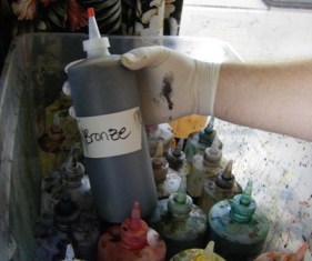 Shake vigorously to mix dye, when there are no dry dye particles floating dye is ready to be used.